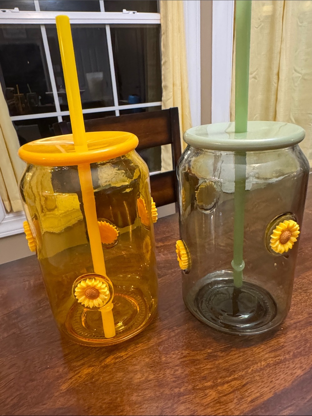 Sunflower Glass Tumbler Set with Lids & Straws — Yellow and Green
